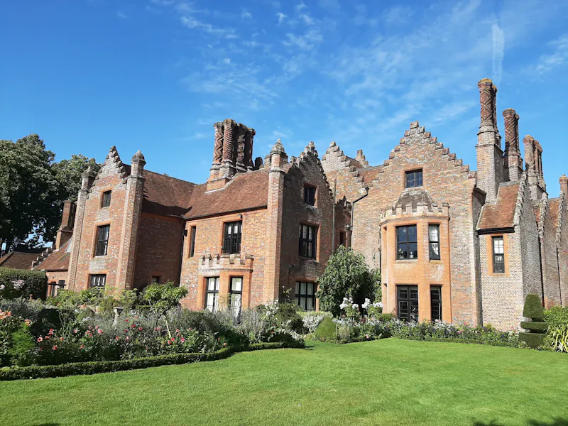 Buckingham Tudor mansion, H19 (photo 2)