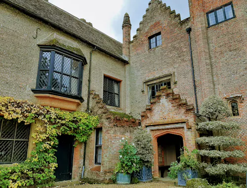 Buckingham Tudor mansion, H19