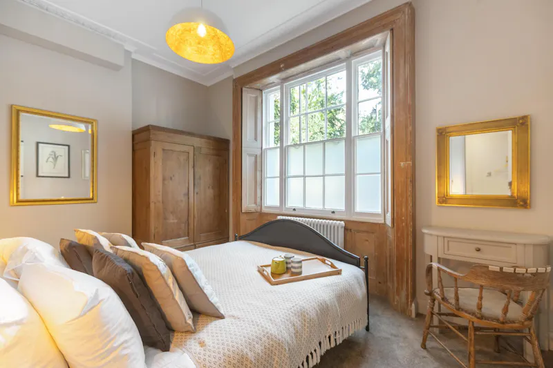 Bedroom at Cosy Islington flat, B2093 (photo 13)