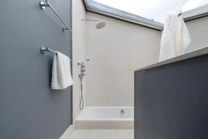Shower at Sleek De Beauvoir townhouse, B2094 (photo 21)
