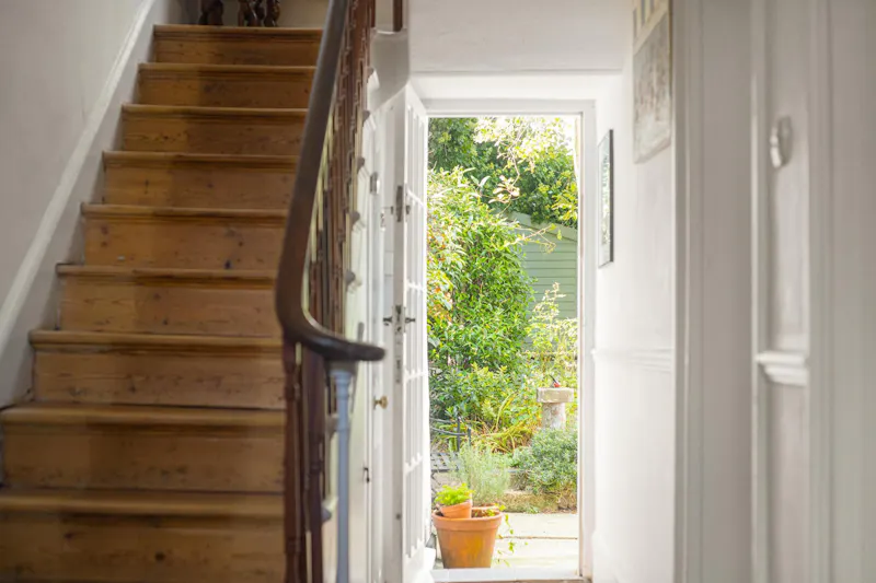 Staircase at Cosy Camden cottage , B2095 (photo 2)