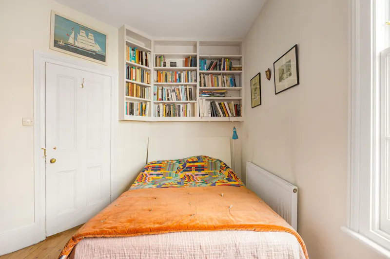 Cosy Camden cottage , B2095 (photo 18)