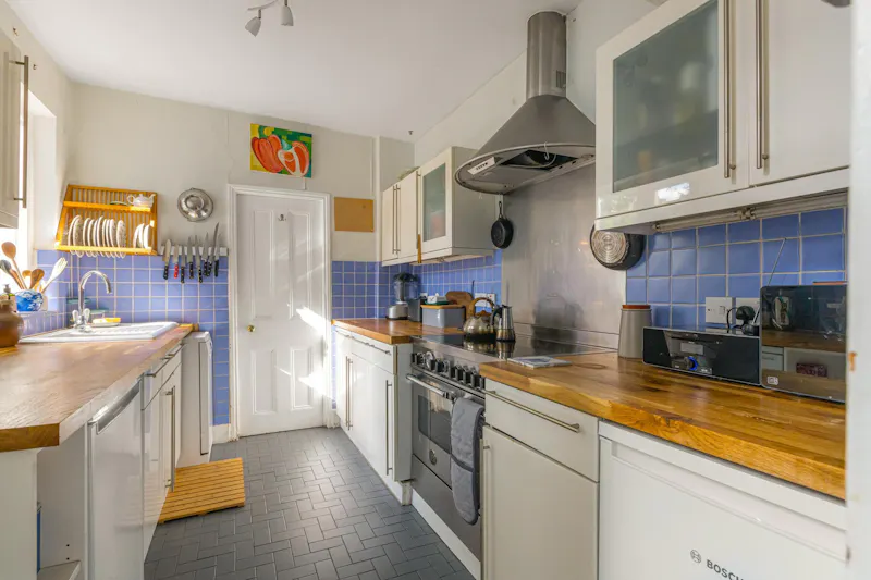 Floor - tiled at Cosy Camden cottage , B2095 (photo 6)