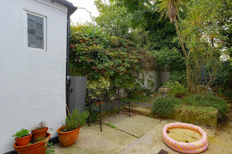 Cosy Camden cottage , B2095 (photo 24)