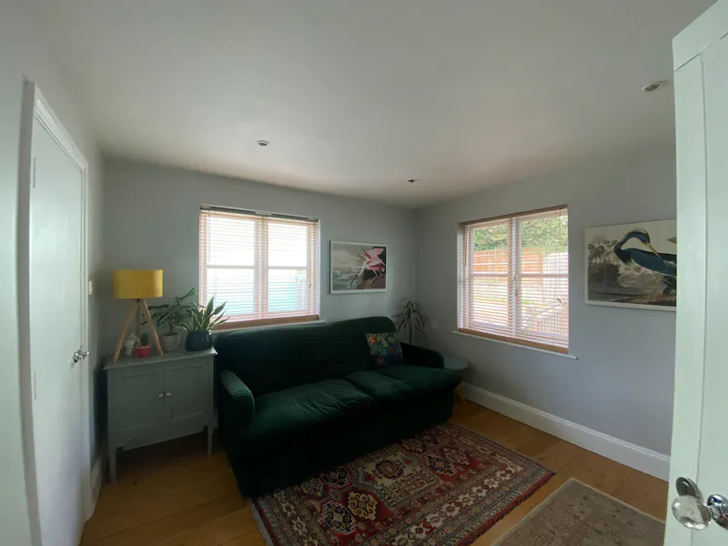 Sitting room at Bright Tunbridge Wells house, C955 (photo 34)