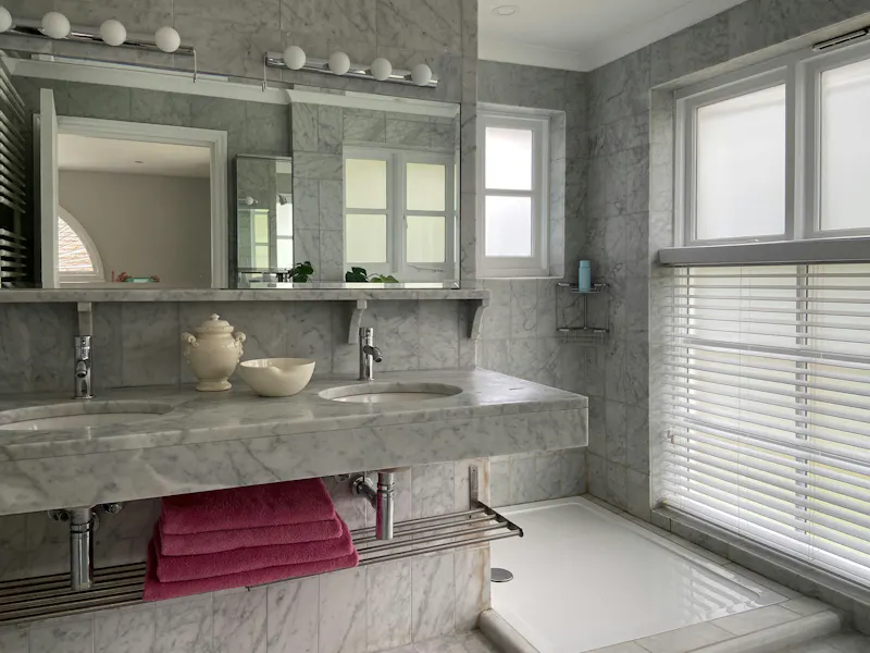 Bathroom at Bright Tunbridge Wells house, C955 (photo 46)