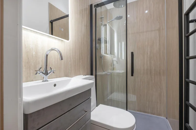 Bathroom at Bright Belsize Flat, F1267 (photo 22)