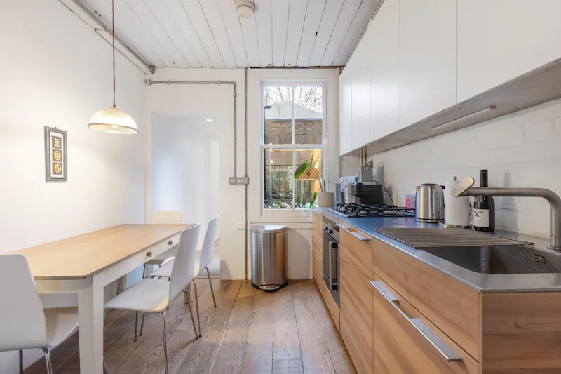 Floor - wooden at Quirky Haggerston Tiny house, B2099 (photo 7)