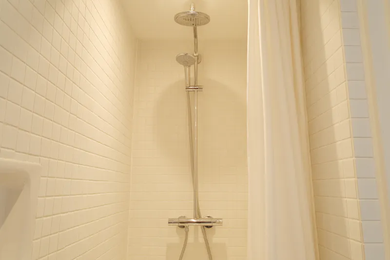 Shower at Stylish Hackney Conversion, F1268 (photo 18)