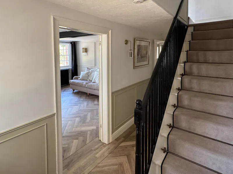 Entrance hall at Luxe Brentwood farmhouse, B2097 (photo 2)