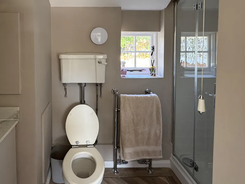 Bathroom at Luxe Brentwood farmhouse, B2097 (photo 21)