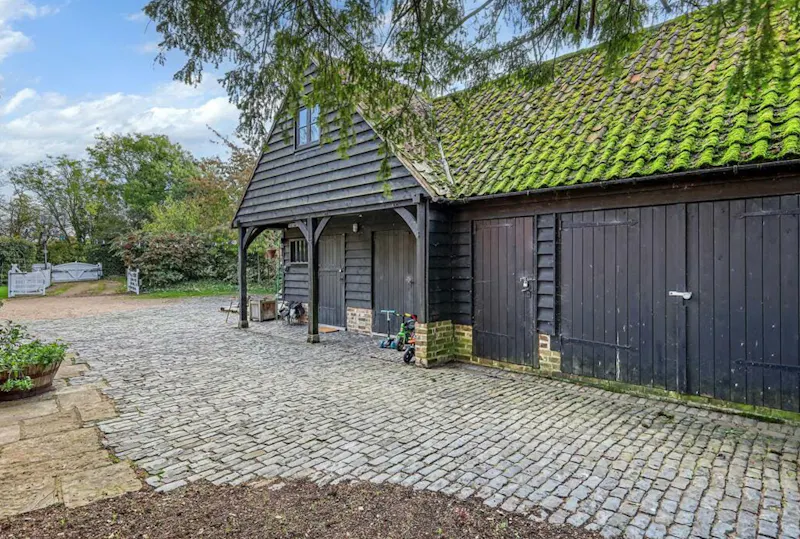 Stable / Outbuildings at Luxe Brentwood farmhouse, B2097 (photo 36)
