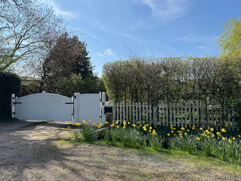 Luxe Brentwood farmhouse, B2097 (photo 46)