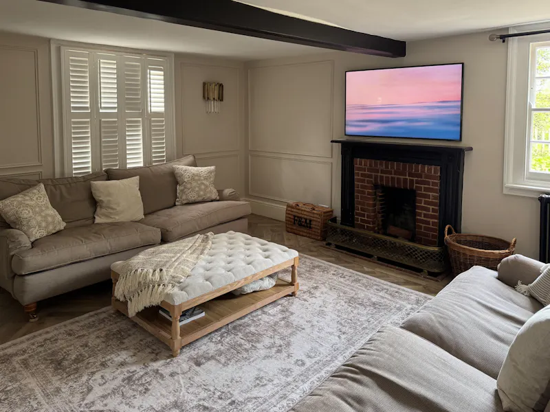 Luxe Brentwood farmhouse, B2097 (photo 4)