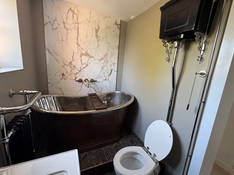 Luxe Brentwood farmhouse, B2097 (photo 26)