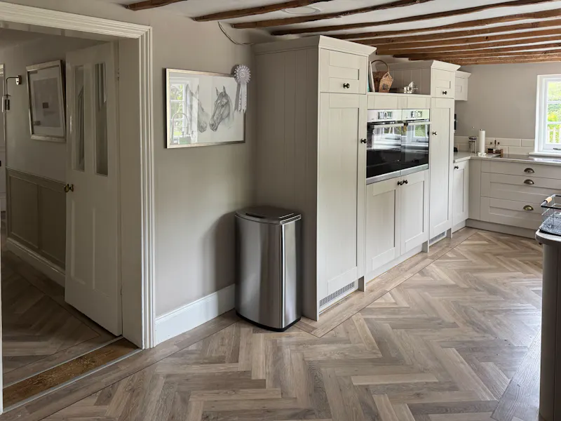 Luxe Brentwood farmhouse, B2097 (photo 8)