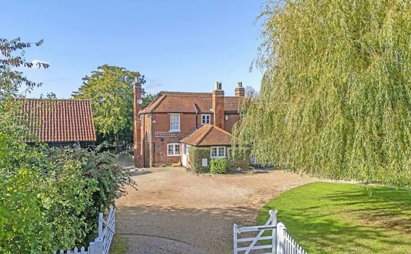 Luxe Brentwood farmhouse, B2097 (photo 47)