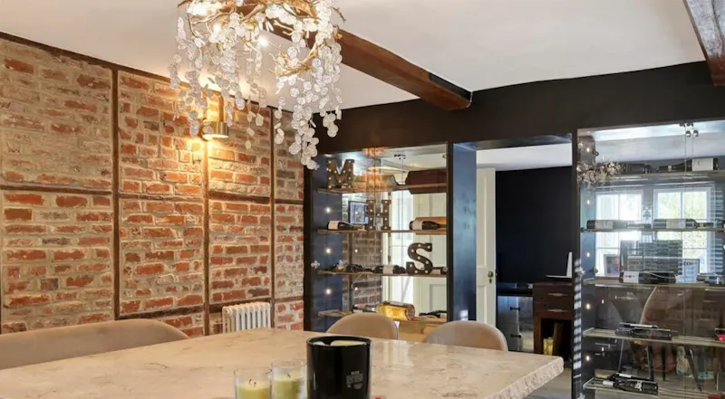 Luxe Brentwood farmhouse, B2097 (photo 19)
