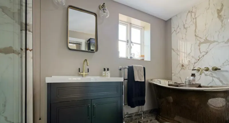 Bath - rolltop at Luxe Brentwood farmhouse, B2097 (photo 25)