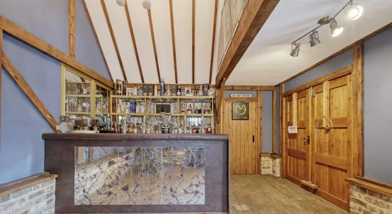 Luxe Brentwood farmhouse, B2097 (photo 29)