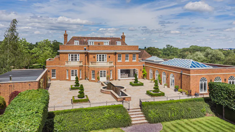 Garden - formal at Luxe Broxbourne Mansion, D2844 (photo 51)