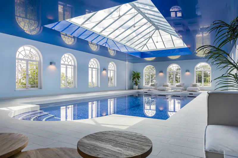 Swimming pool - indoor at Luxe Broxbourne Mansion, D2844 (photo 42)