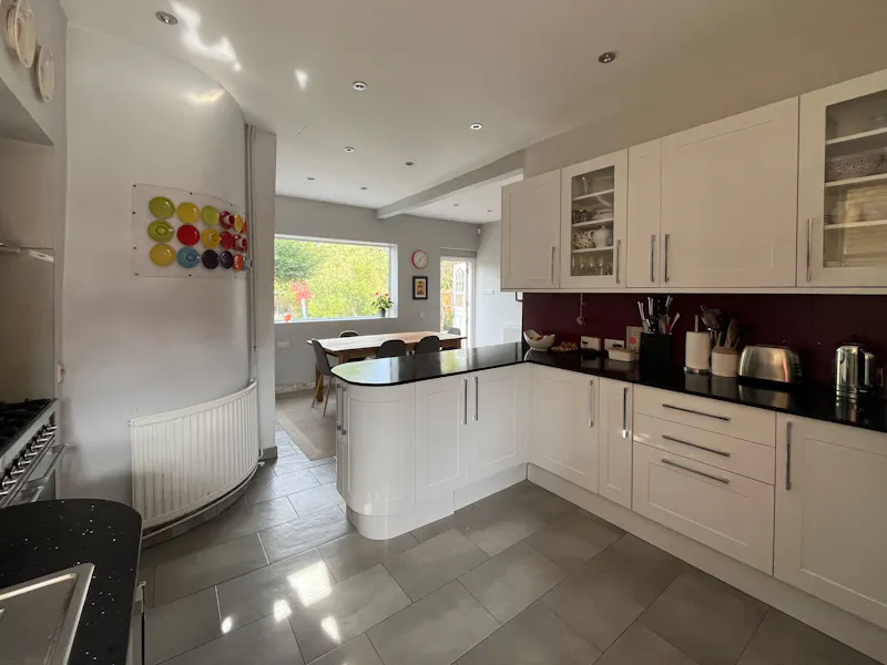 Kitchen at Victorian Streatham family home, B2100 (photo 7)
