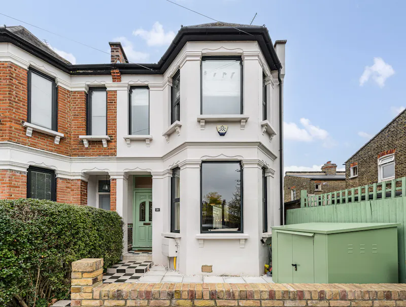 Colourful Bounds Green home, B2102 (photo 1)