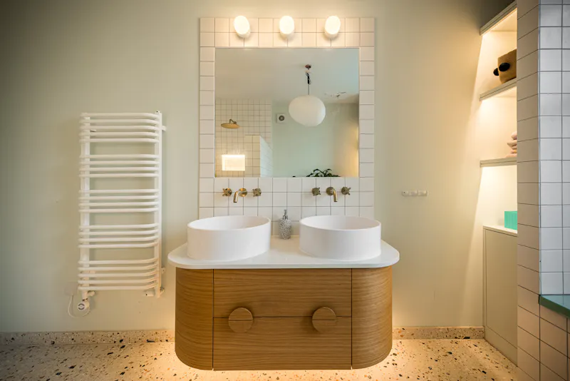 Bathroom at Colourful Bounds Green home, B2102 (photo 19)