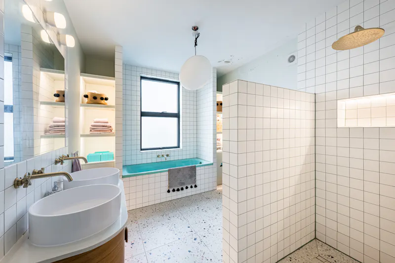 Floor - tiled at Colourful Bounds Green home, B2102 (photo 17)
