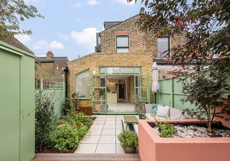 Colourful Bounds Green home, B2102 (photo 22)