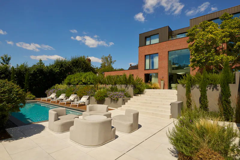 Swimming pool - outdoor at Contemporary  Chislehurst house, K460 (photo 31)