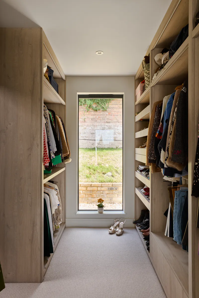 Dressing room at Surrey Modernist Home, K514 (photo 27)