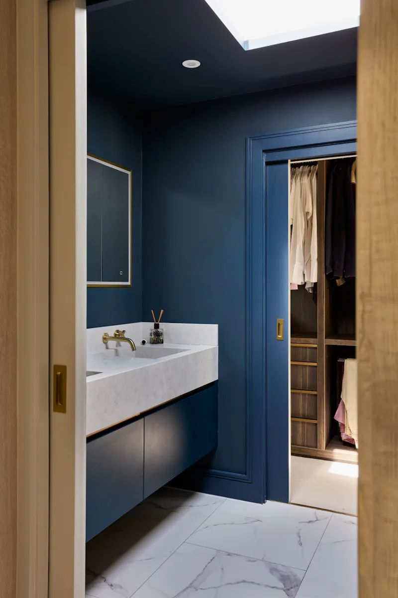 Bathroom at Surrey Modernist Home, K514 (photo 28)