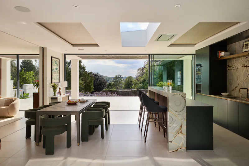 Kitchen at Surrey Modernist Home, K514 (photo 4)