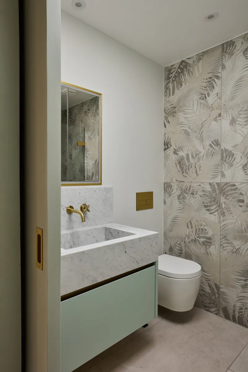 Bathroom at Surrey Modernist Home, K514 (photo 18)