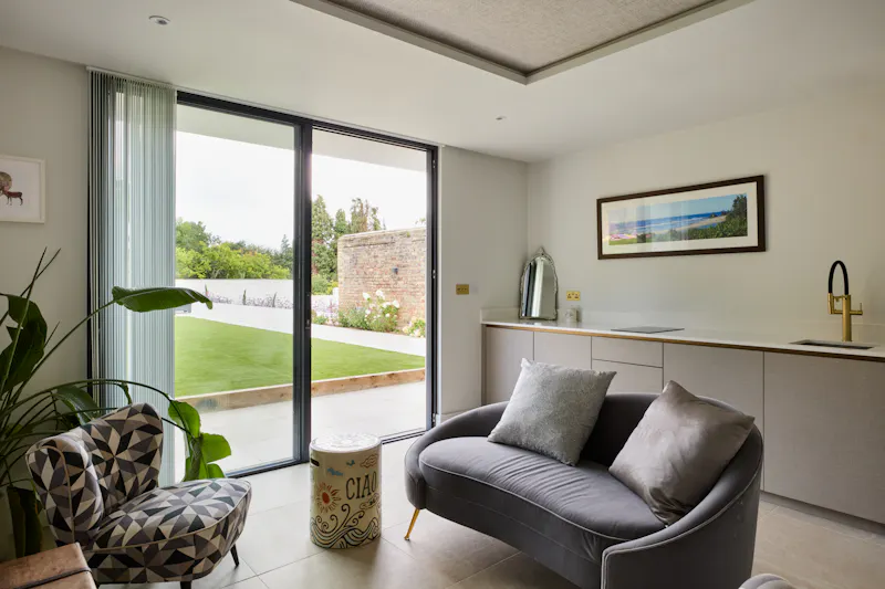 Surrey Modernist Home, K514 (photo 16)