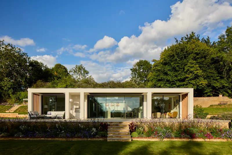 Surrey Modernist Home, K514 (photo 3)
