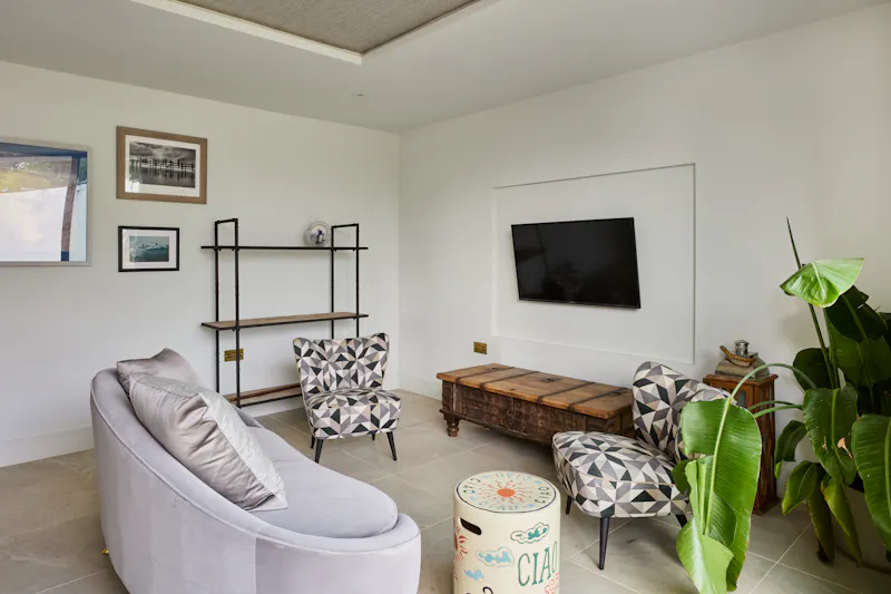 Living Room at Surrey Modernist Home, K514 (photo 15)