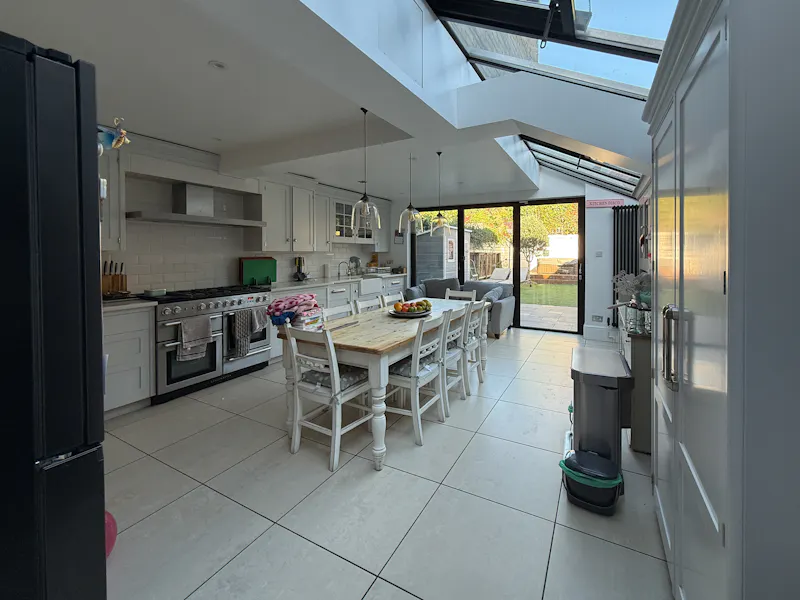 Kitchen at Eclectic Queen's park terrace , B2101 (photo 15)