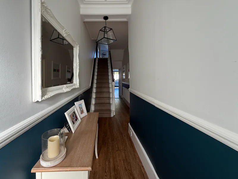 Entrance hall at Eclectic Queen's park terrace , B2101 (photo 2)