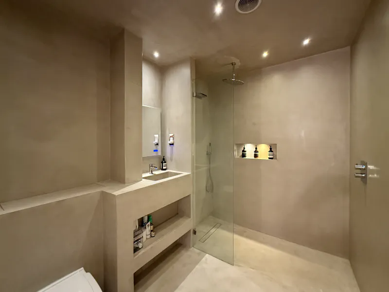 Bathroom at Eclectic Queen's park terrace , B2101 (photo 63)