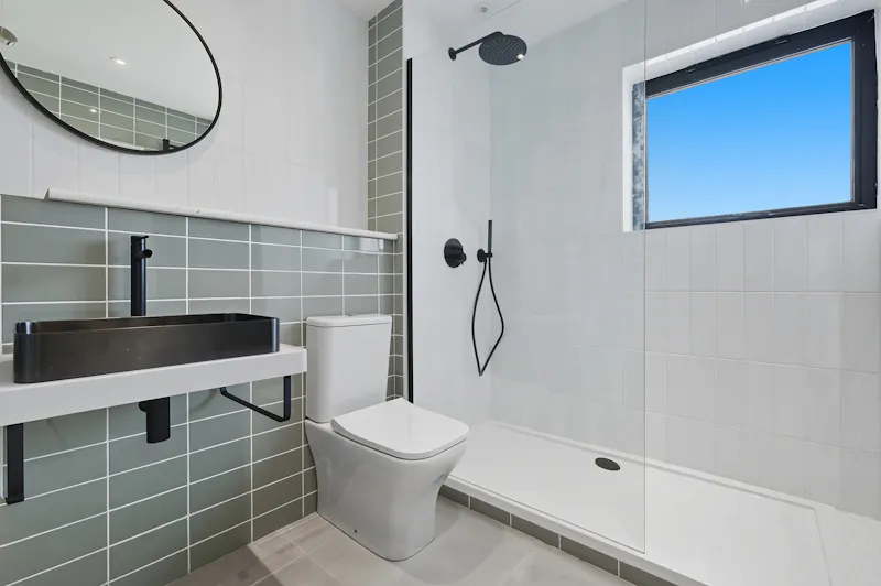 Bathroom at Ingatestone Modern Family Home, D2849 (photo 18)