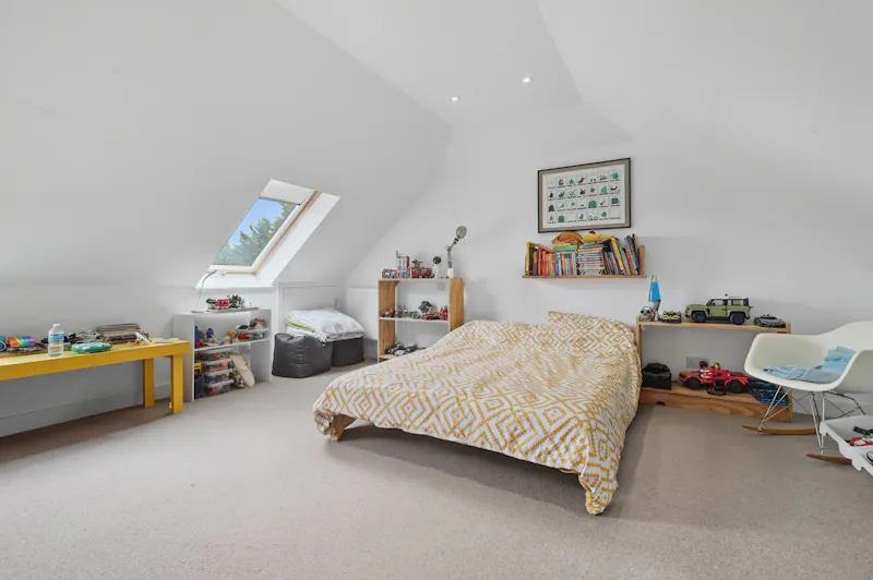 Bedroom at Ingatestone Modern Family Home, D2849 (photo 16)