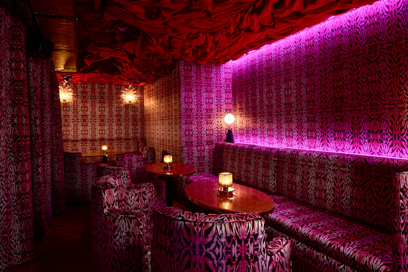 Sumptuous Sloane Square Bar, R881 (photo 4)