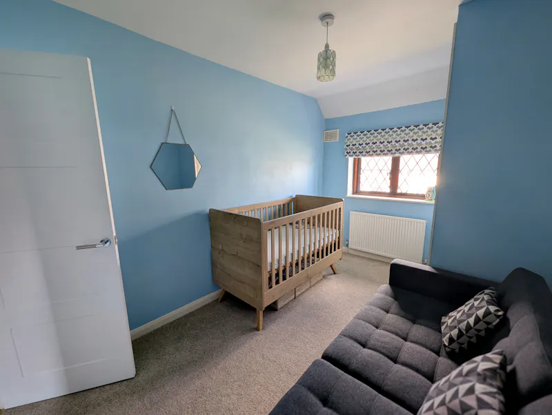 Bedroom - child's at 1950s Epsom family home, D2748 (photo 26)