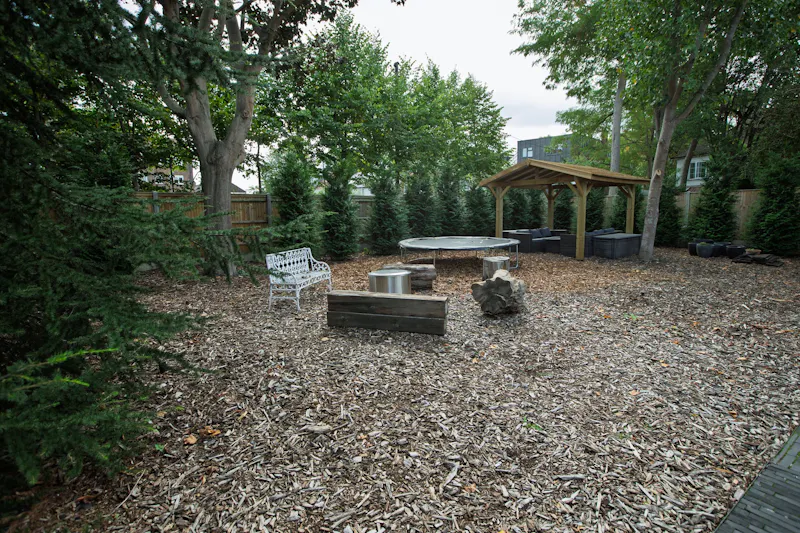 Sophisticated Kew House, D2711 (photo 37)