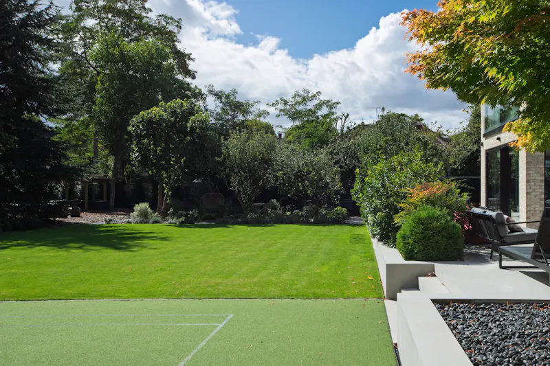 Sophisticated Kew House, D2711 (photo 28)