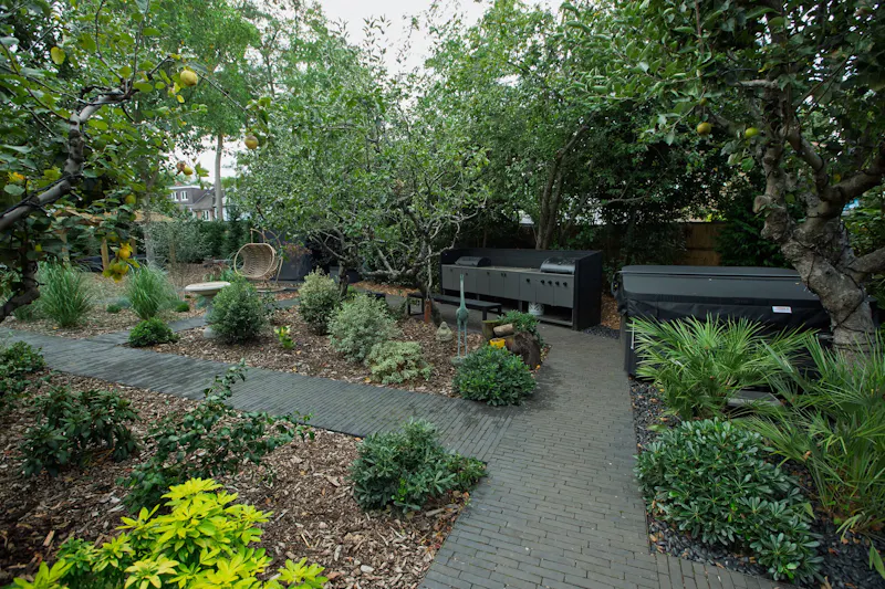 Sophisticated Kew House, D2711 (photo 34)