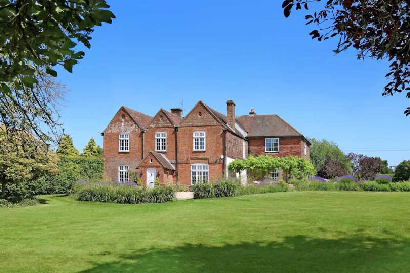 Beautiful Farnham farmhouse, A1679 (photo 1)